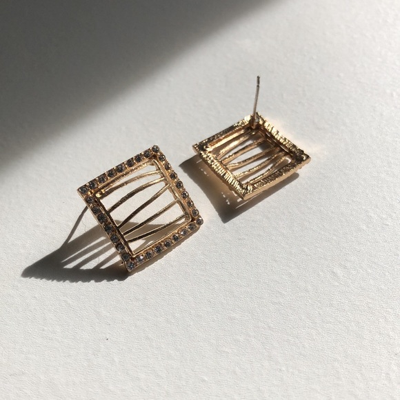 Diamond Square Earrings - Picture 4 of 8